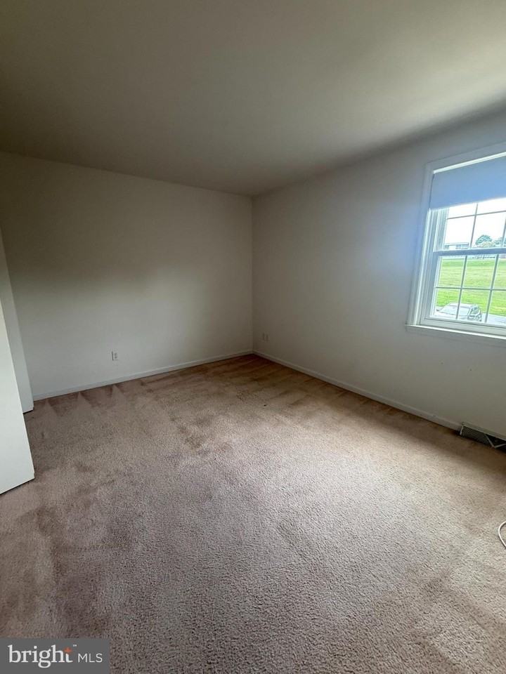 48 Pennwick Dr - Photo 5 of 6
