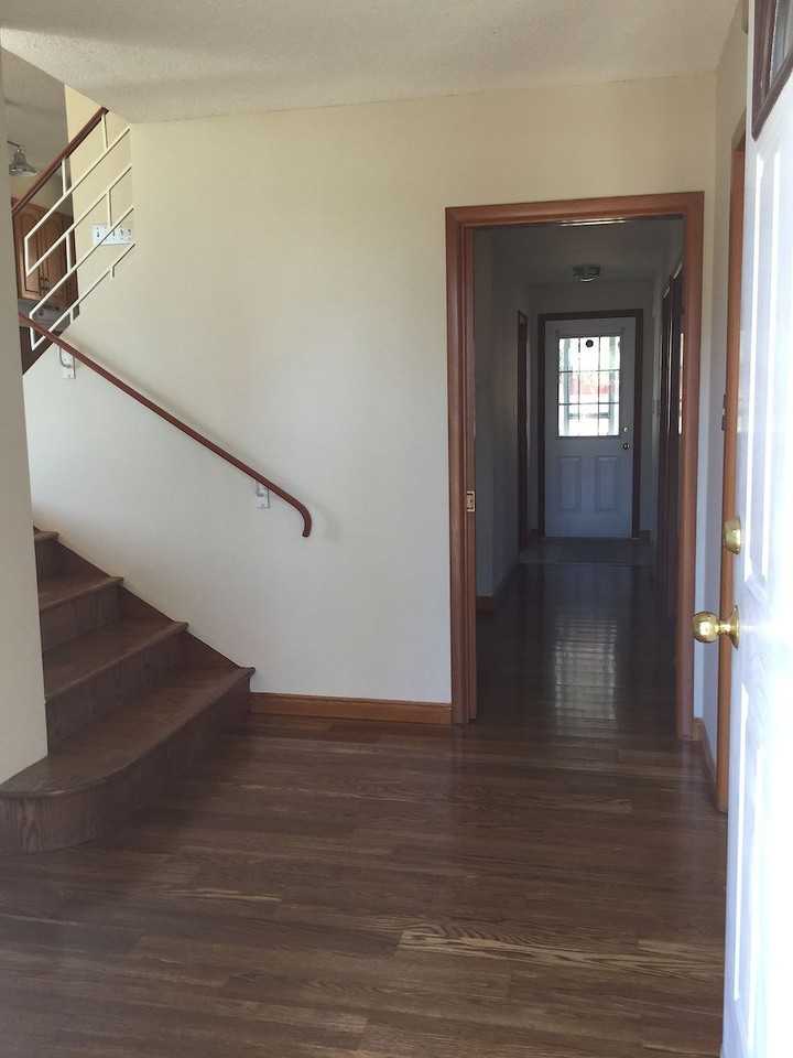 7303 Keewatin St Sw - Photo 3 of 50