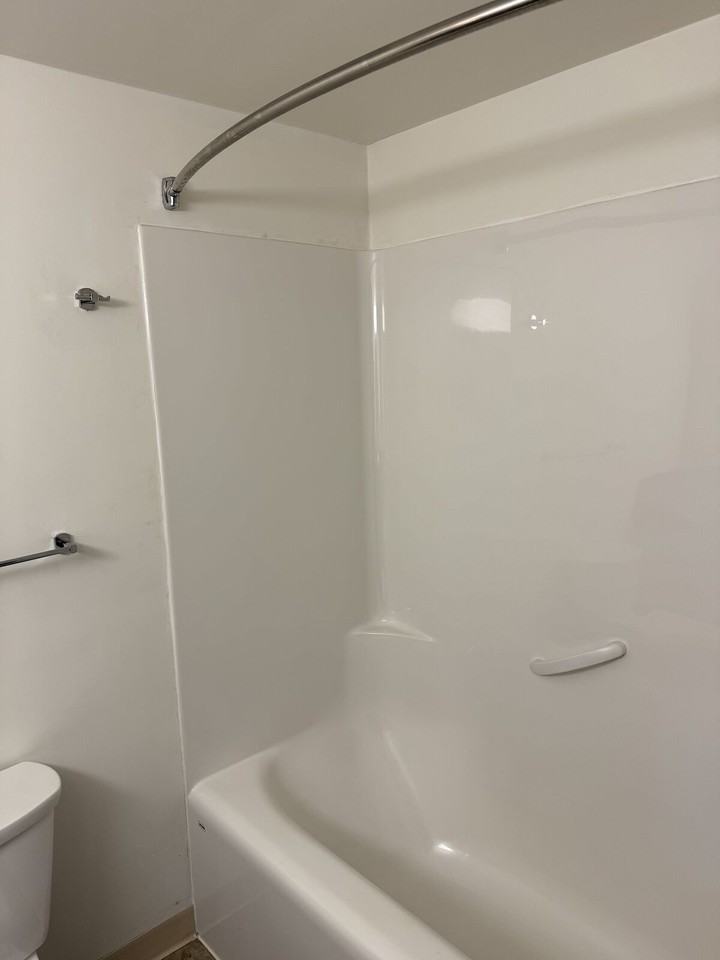 4820 48 Ave - Photo 3 of 11