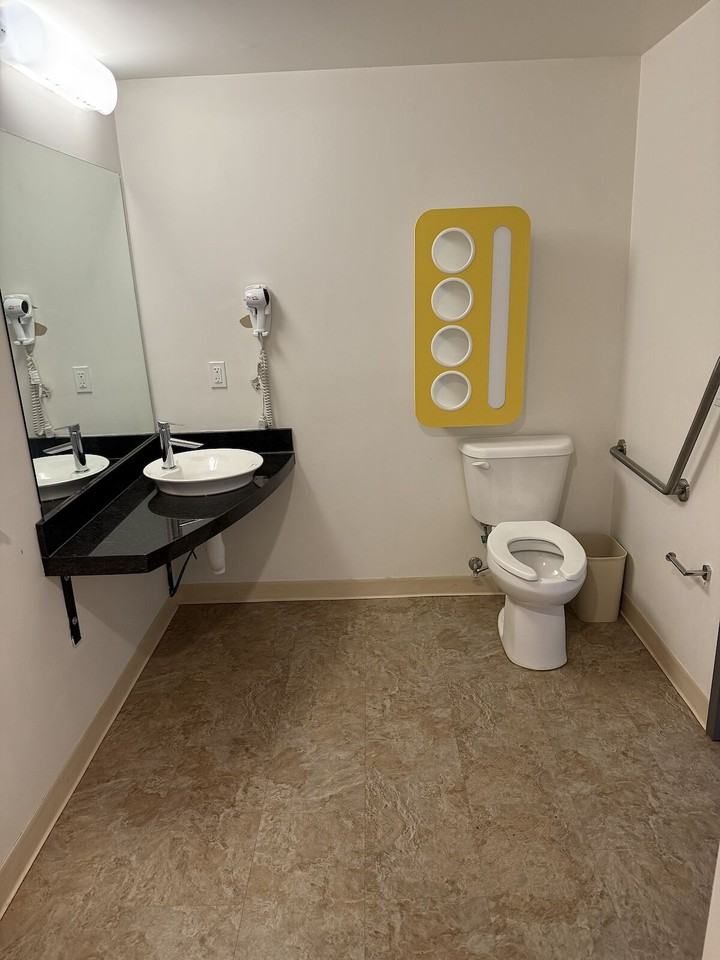 4820 48 Ave - Photo 6 of 11