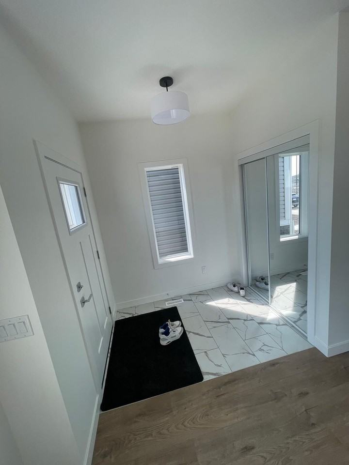 8510 Huxbury Dr Ne - Photo 2 of 21