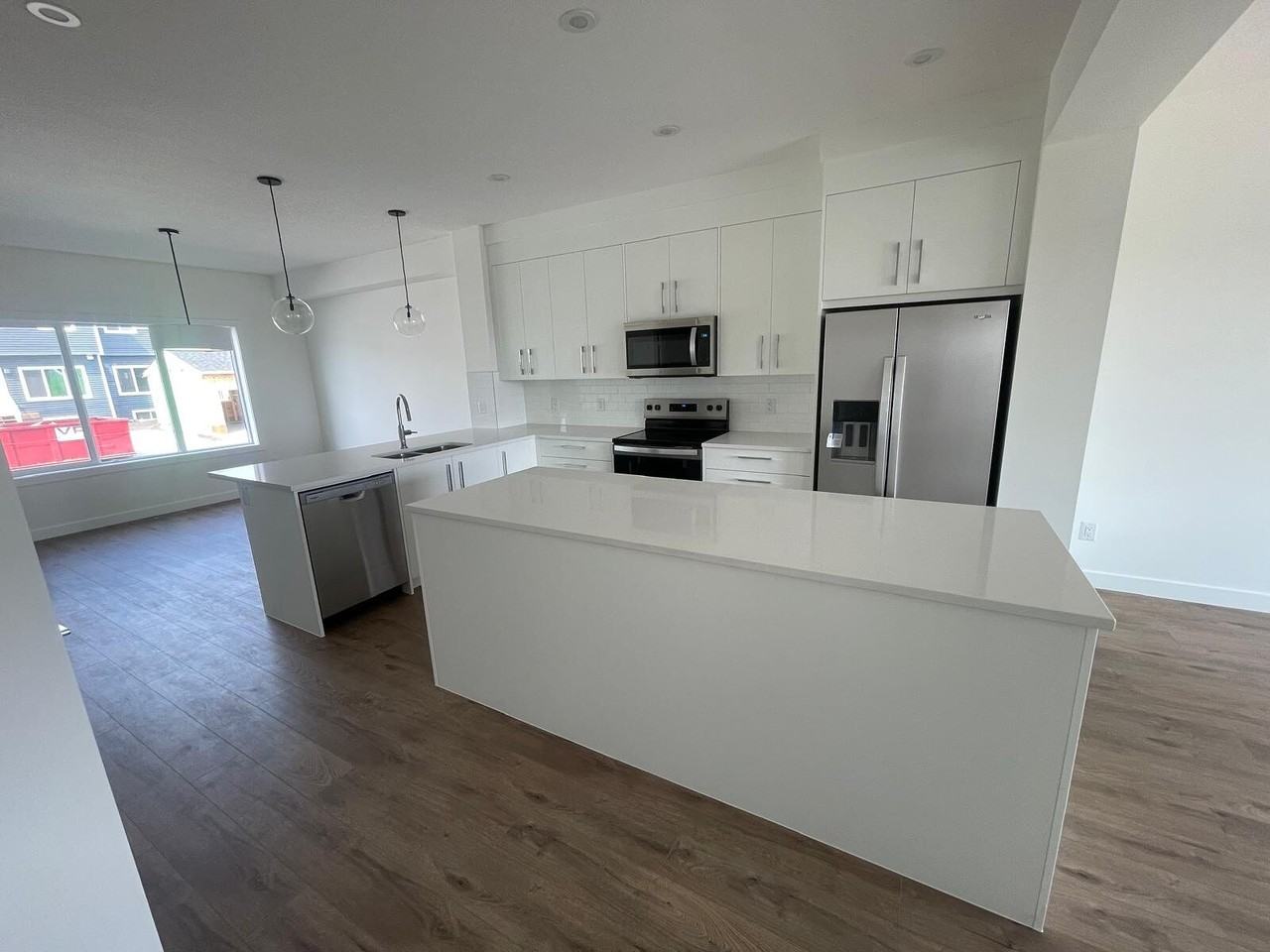 8510 Huxbury Dr Ne - Photo 5 of 21