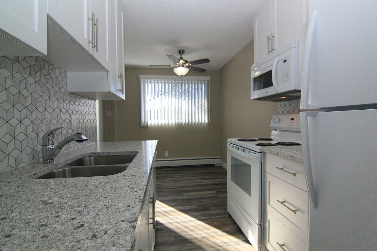 10150 83 Ave Nw - Photo 3 of 17