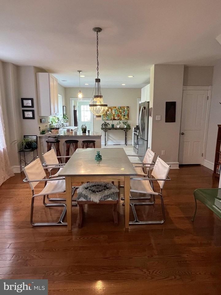 213 Ardmore Ave - Photo 5 of 32