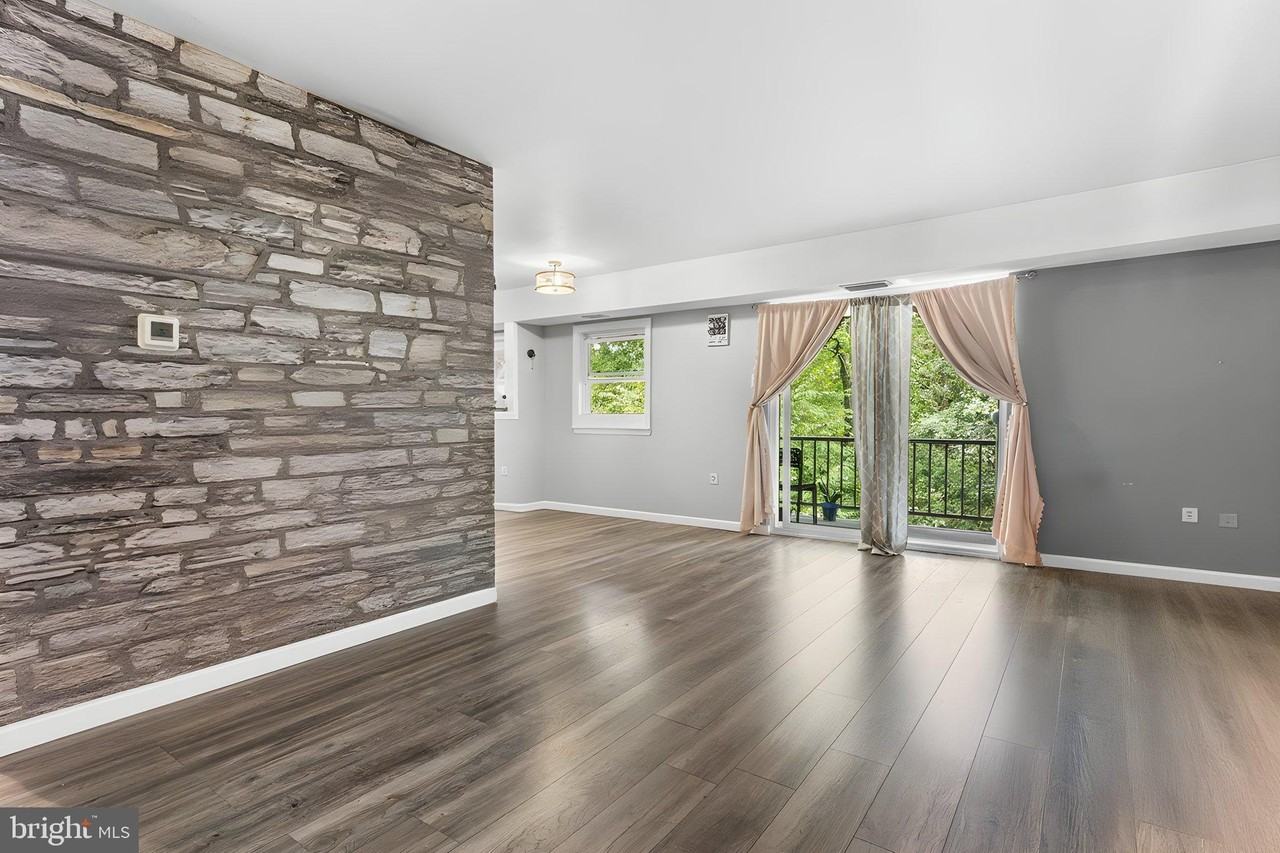 37 Shannon Dr - Photo 3 of 26