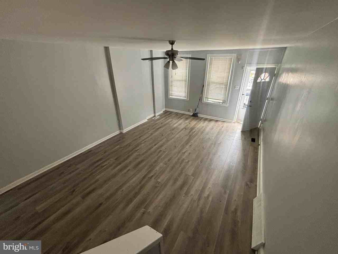 924 Jackson St - Photo 3 of 13