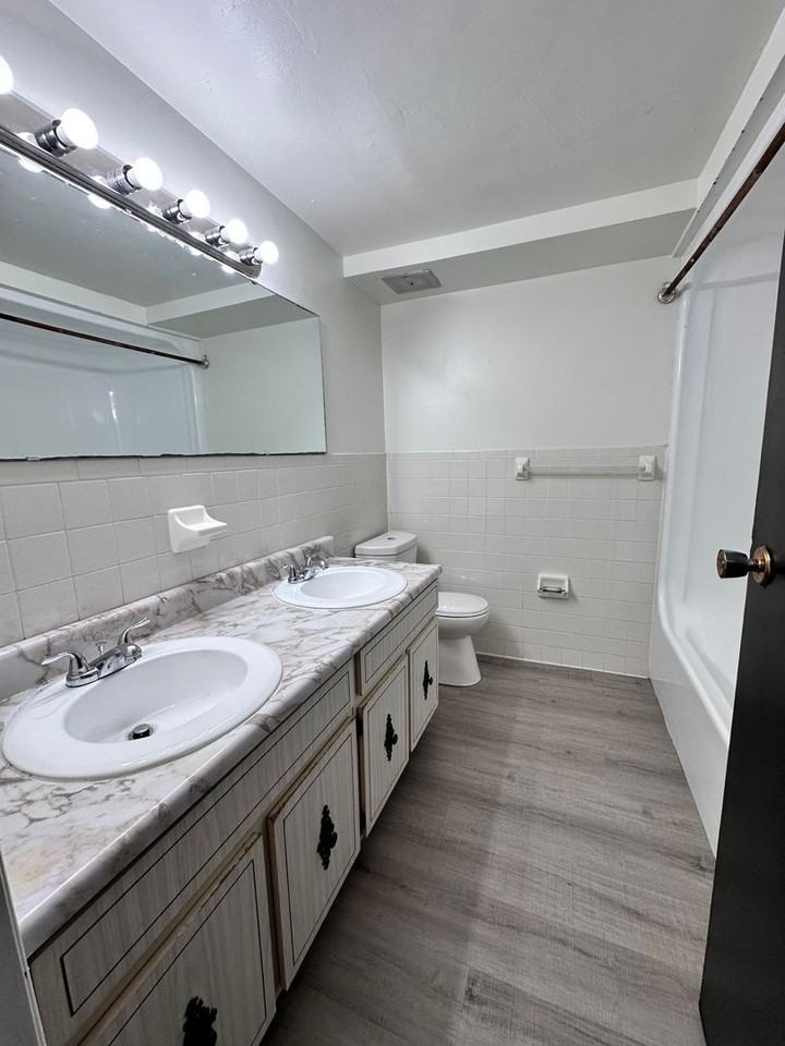 470 Market St #13 - Photo 6 of 14