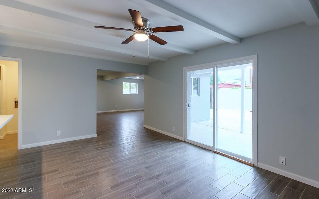 1654 N Queensbury #1 - Photo 2 of 10