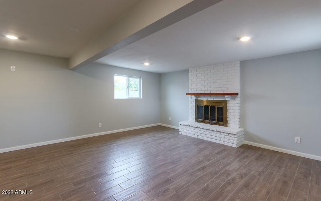 1654 N Queensbury #1 - Photo 4 of 10