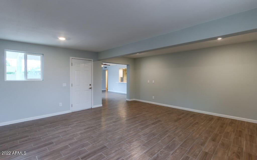 1654 N Queensbury #1 - Photo 7 of 10