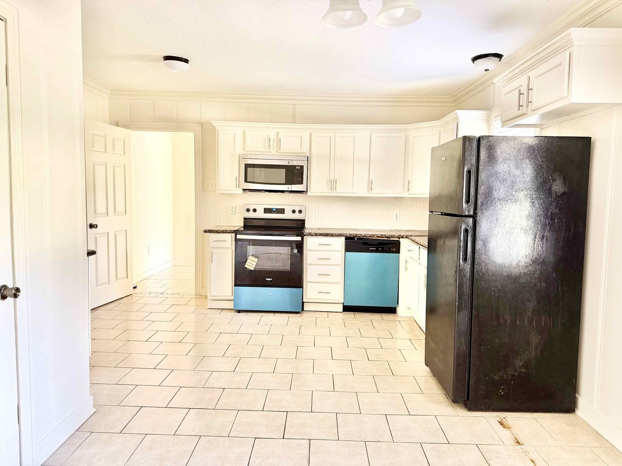 512 Broadmoor Ave #1 - Photo 4 of 15
