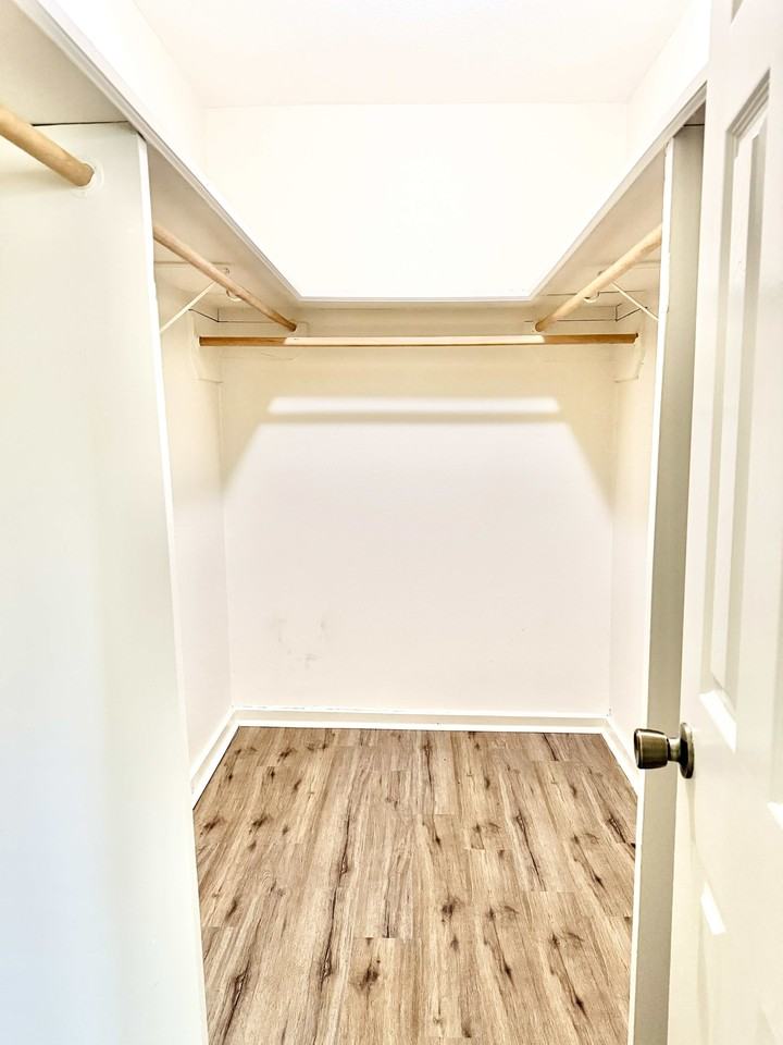 512 Broadmoor Ave #1 - Photo 6 of 15