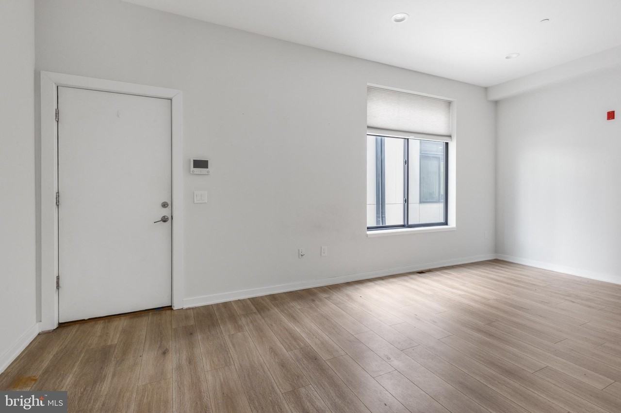 360 Monastery Ave #1R - Photo 5 of 15