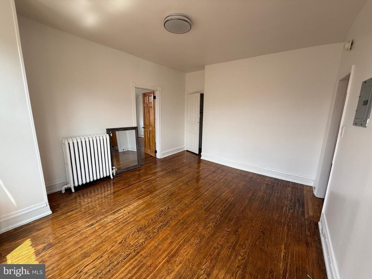 911 N 42nd St - Photo 6 of 14