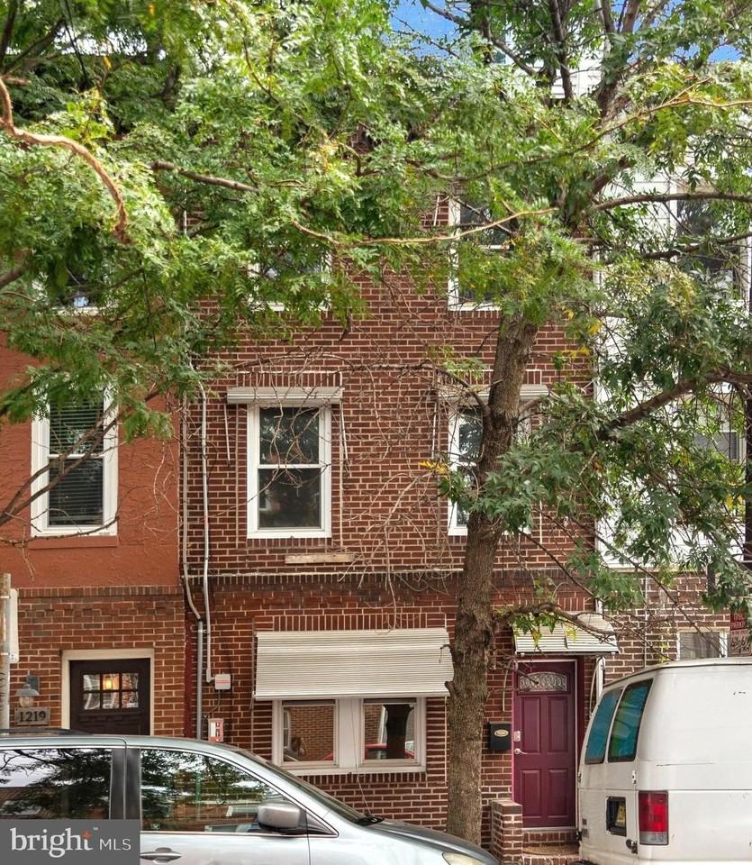 1221 S 8th St - Photo 2 of 20