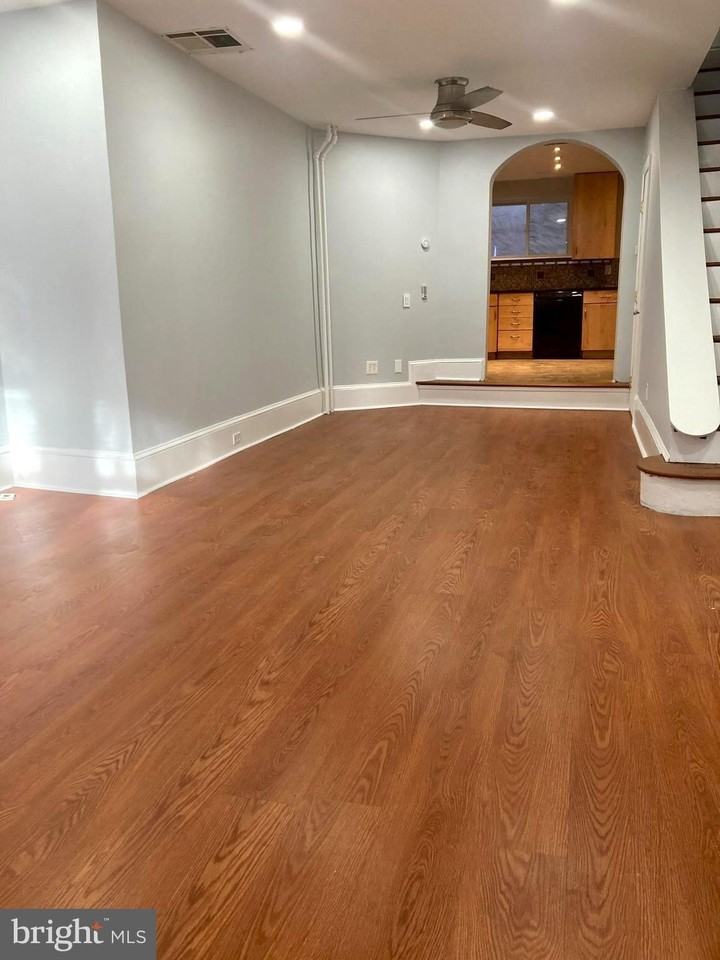 1221 S 8th St - Photo 3 of 20