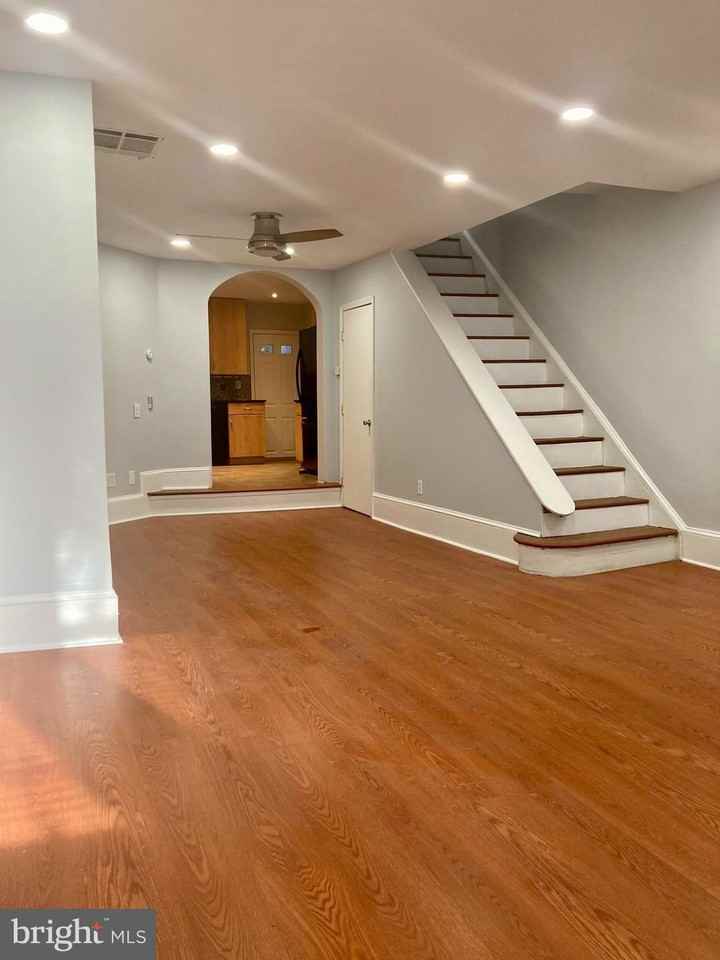1221 S 8th St - Photo 4 of 20