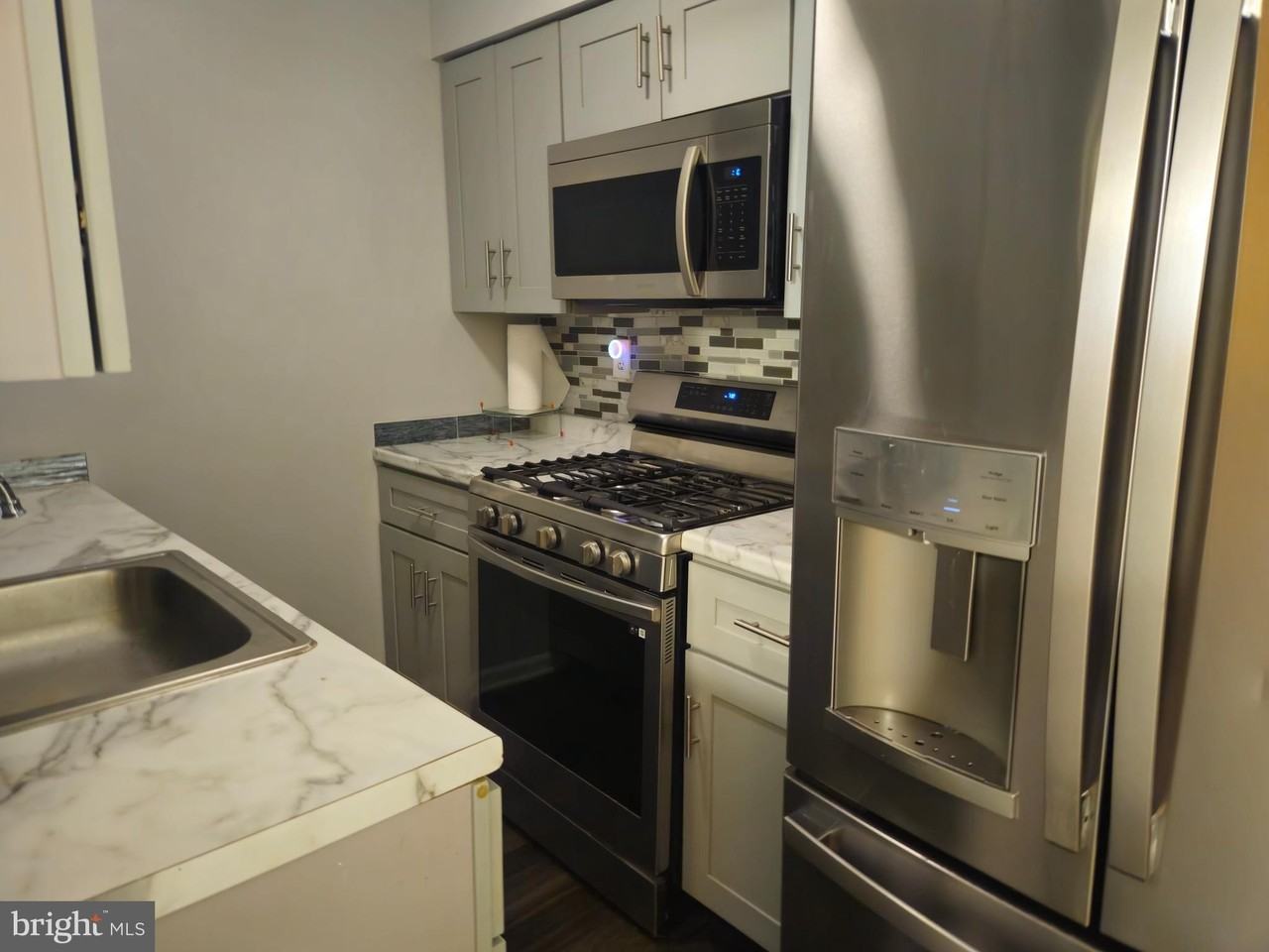218 E Price St #1stFL - Photo 7 of 25