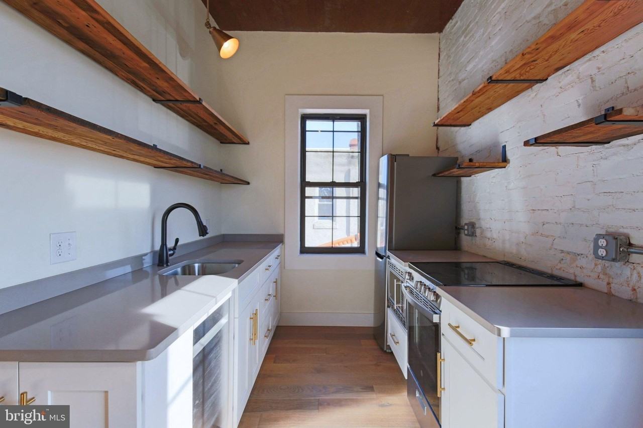 1900 Waterloo St #3 - Photo 5 of 16
