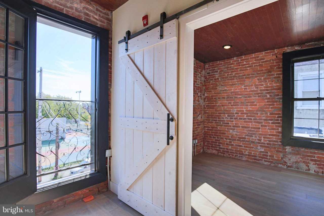 1900 Waterloo St #3 - Photo 7 of 16