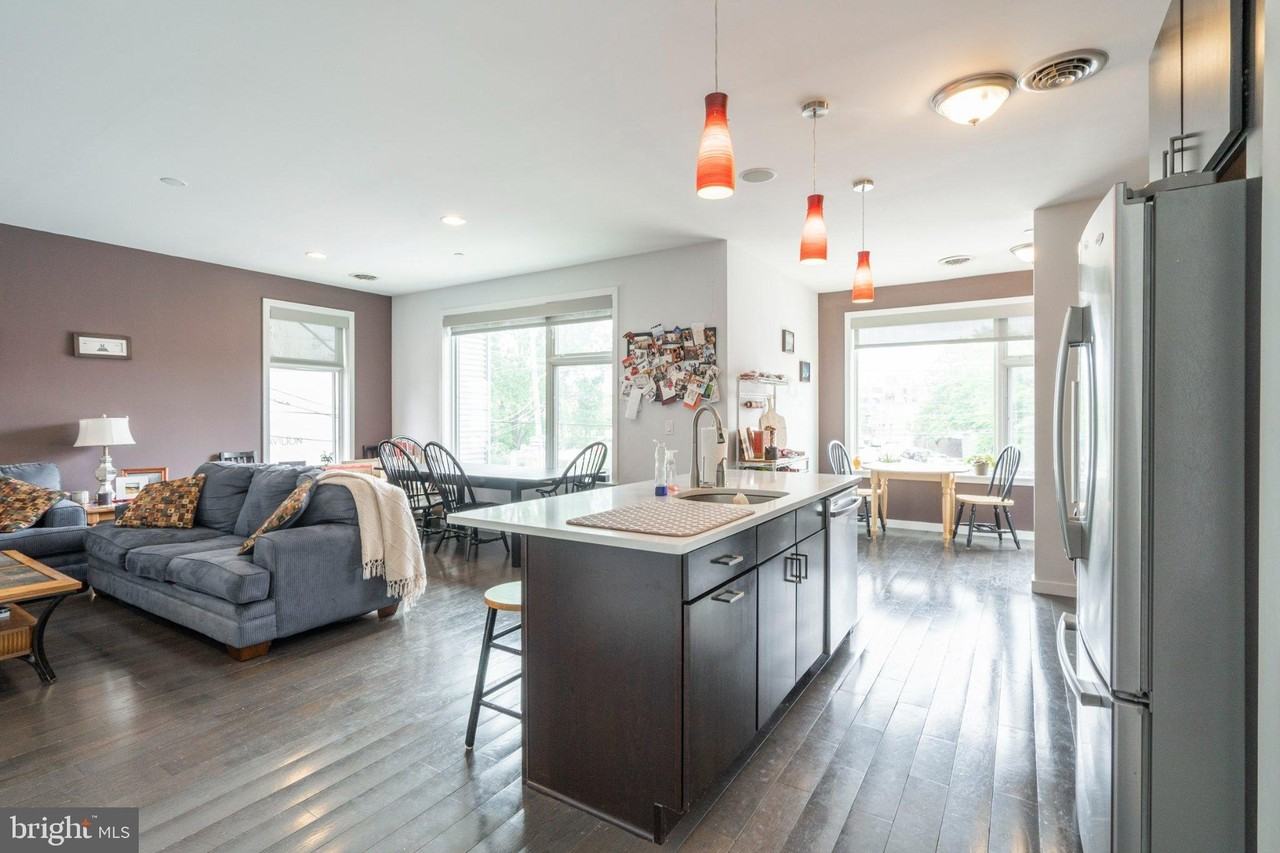 1233 N 3rd St #B - Photo 3 of 39