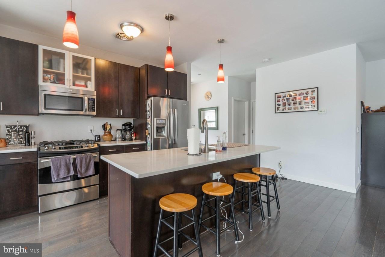 1233 N 3rd St #B - Photo 5 of 39