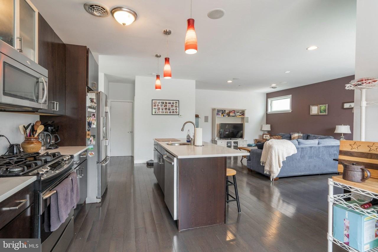 1233 N 3rd St #B - Photo 6 of 39