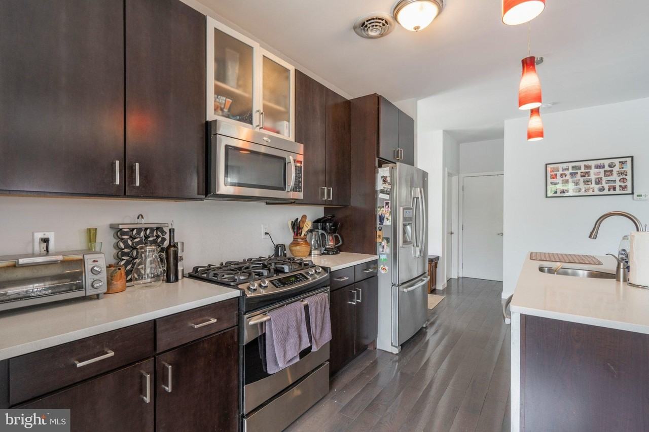 1233 N 3rd St #B - Photo 7 of 39