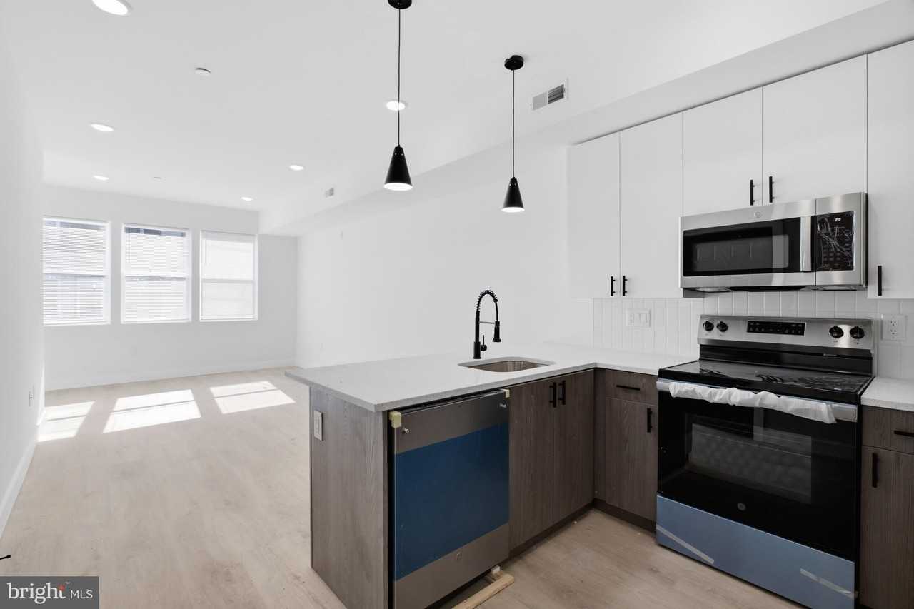 2346 N 16th St #2 - Photo 6 of 13
