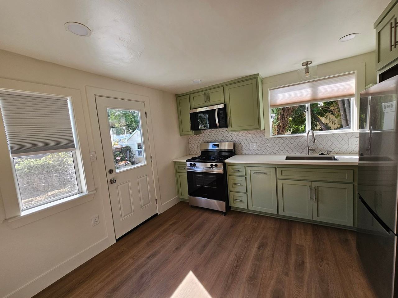0163  735 & 745 Grand Avenue - Photo 4 of 23