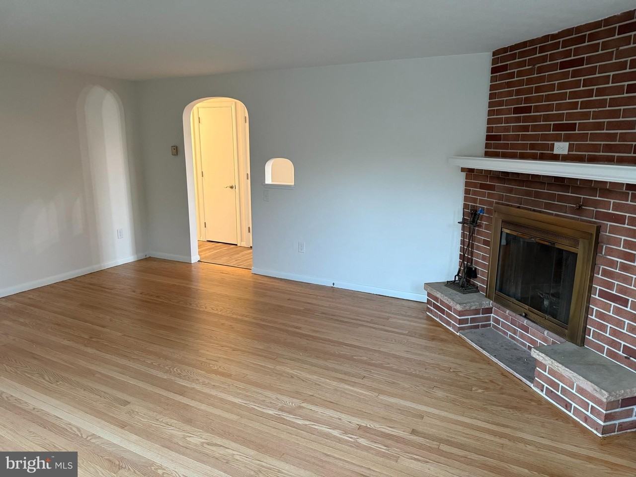 462 N Pleasant Ave - Photo 5 of 20