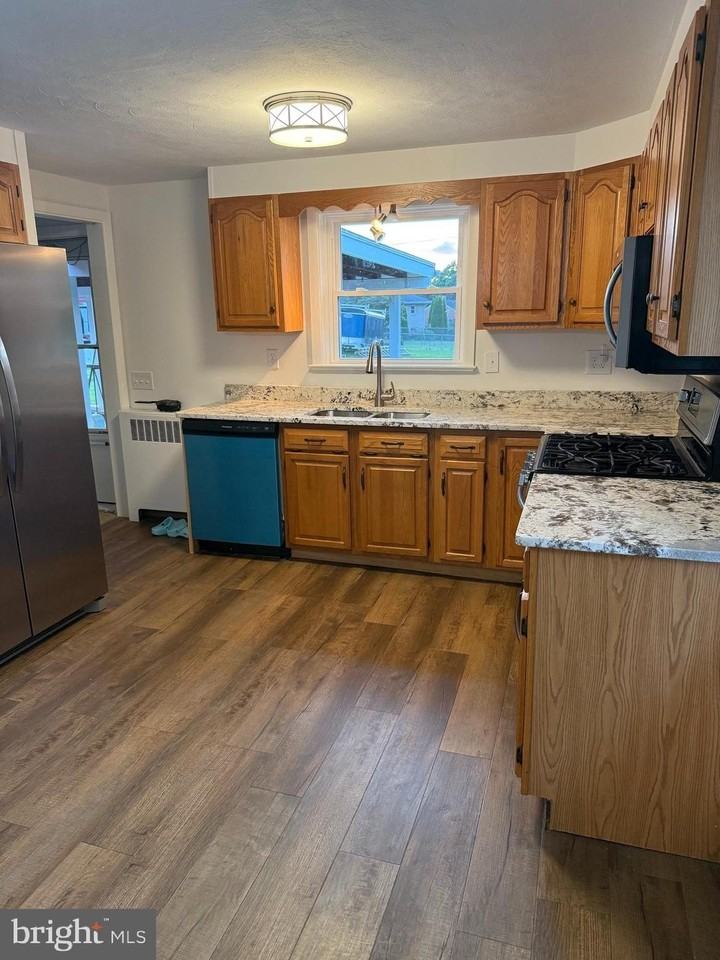 462 N Pleasant Ave - Photo 7 of 20