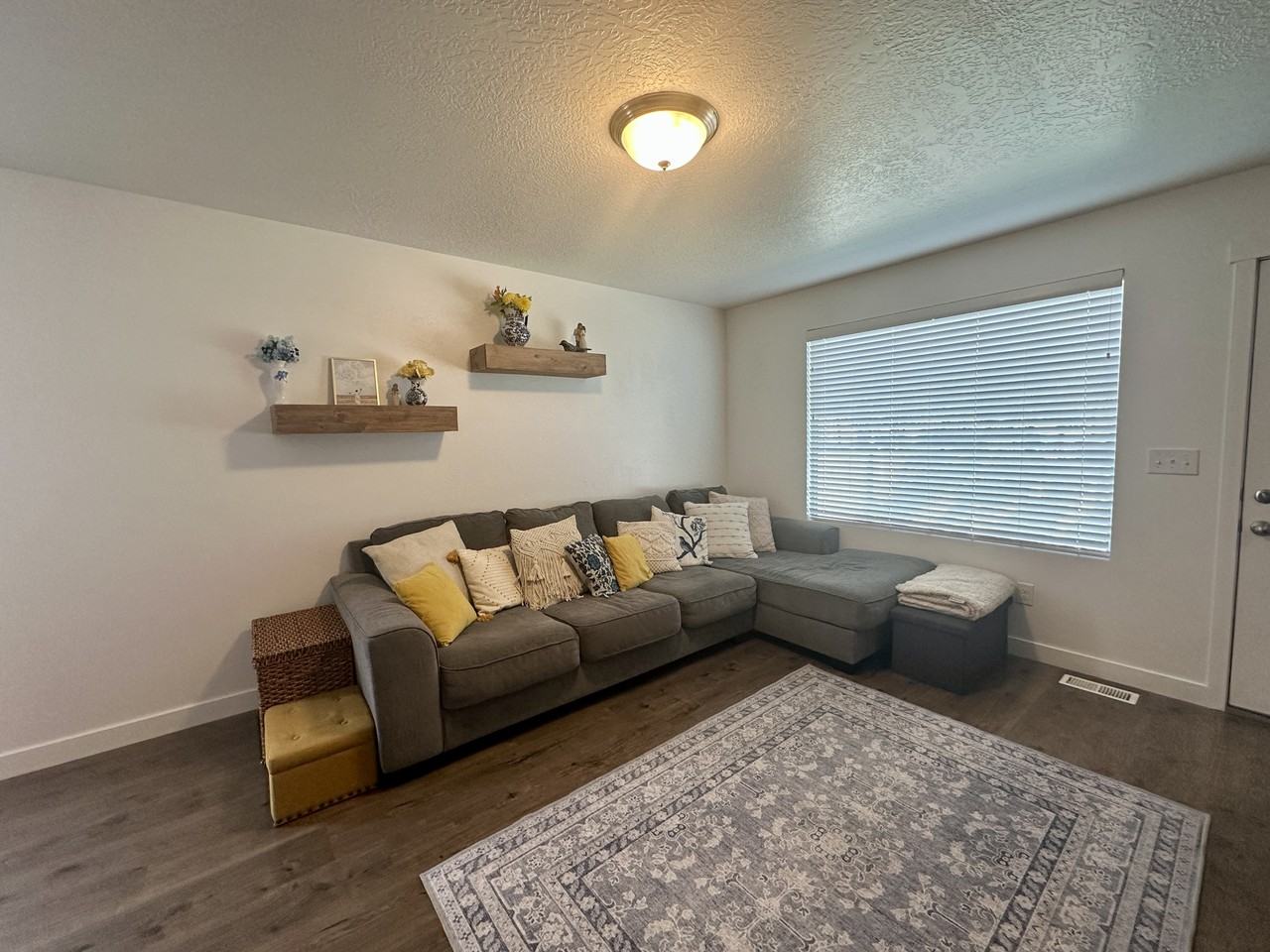 182 E River Bend Rd #1 - Photo 4 of 20