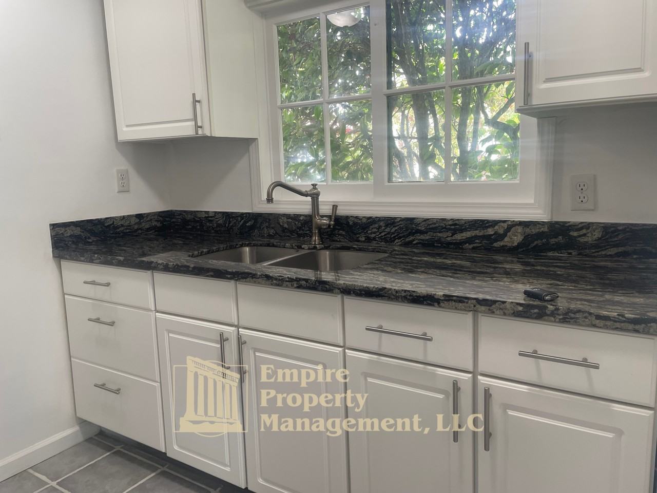 695 Walnut Ave #1 - Photo 5 of 13