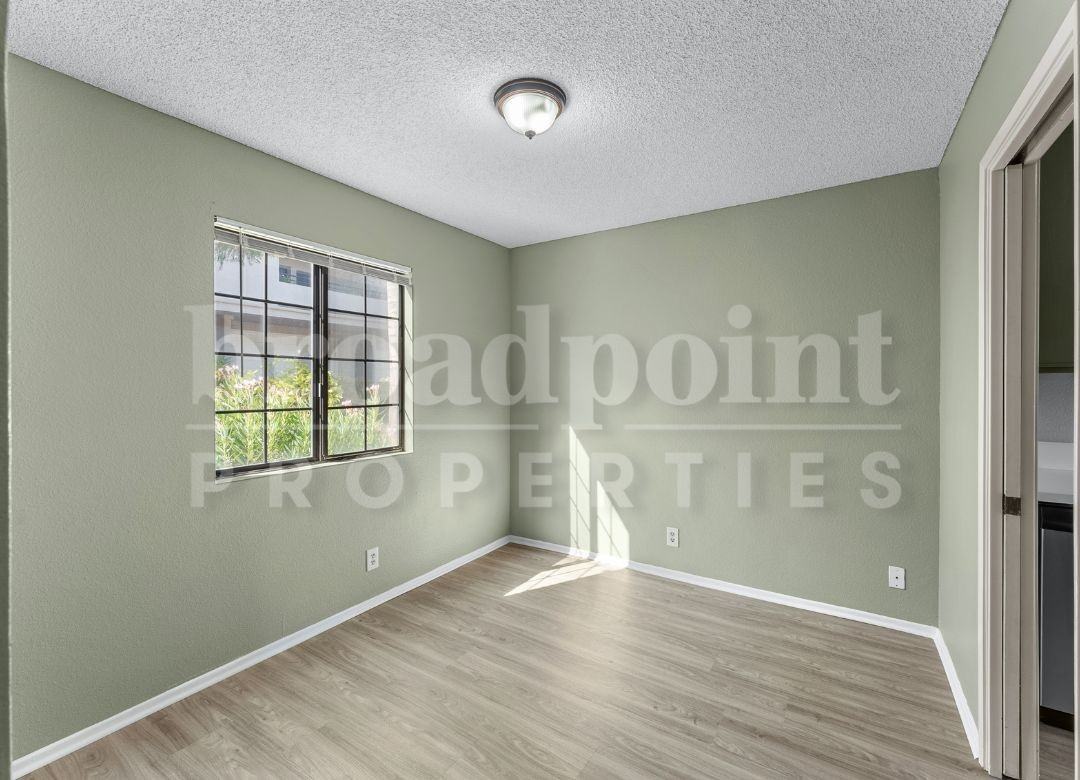 820 E 3rd Ave #12 - Photo 4 of 22