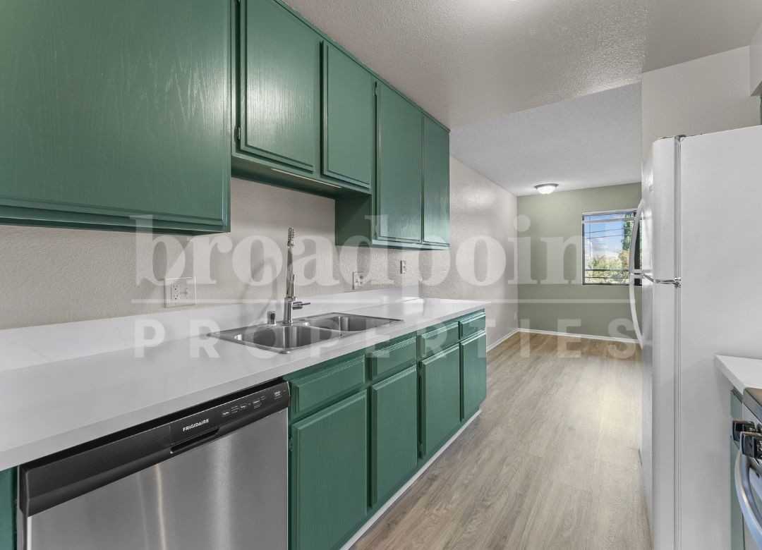 820 E 3rd Ave #12 - Photo 5 of 22