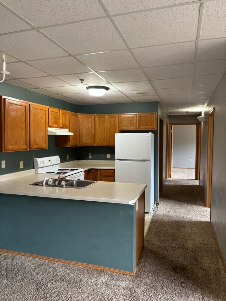 109 E Luverne St, Luverne MN - Photo 2 of 24