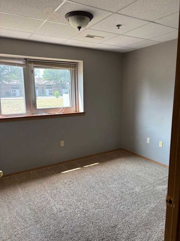 109 E Luverne St, Luverne MN - Photo 3 of 24