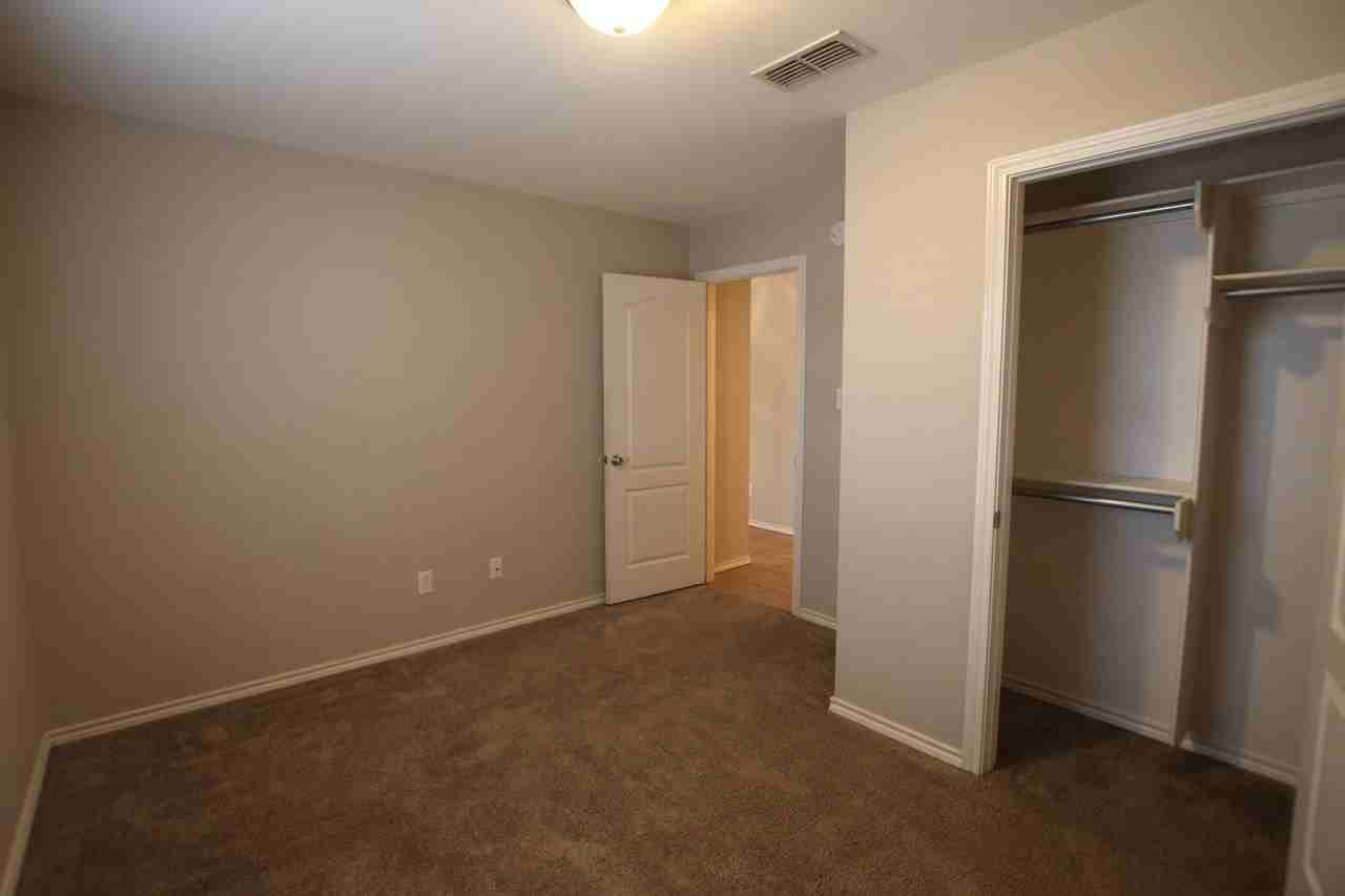 18065 Loring Ln - Photo 7 of 15