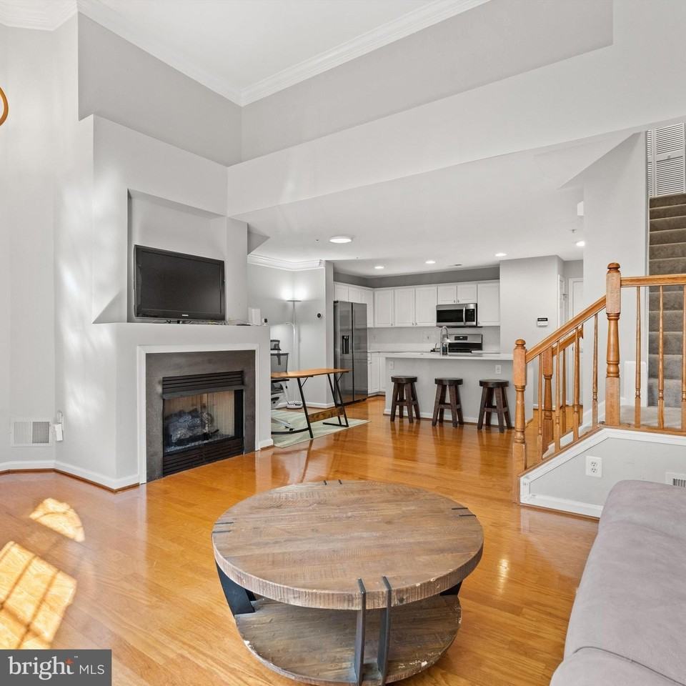 5117 Donovan Dr - Photo 7 of 50