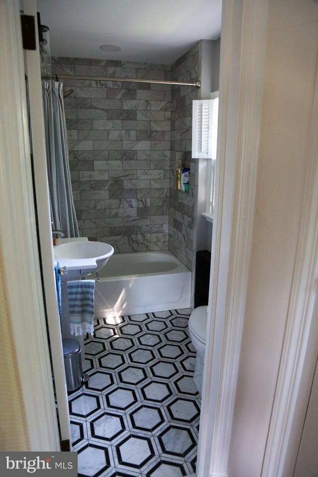 705 Wayne St - Photo 3 of 16