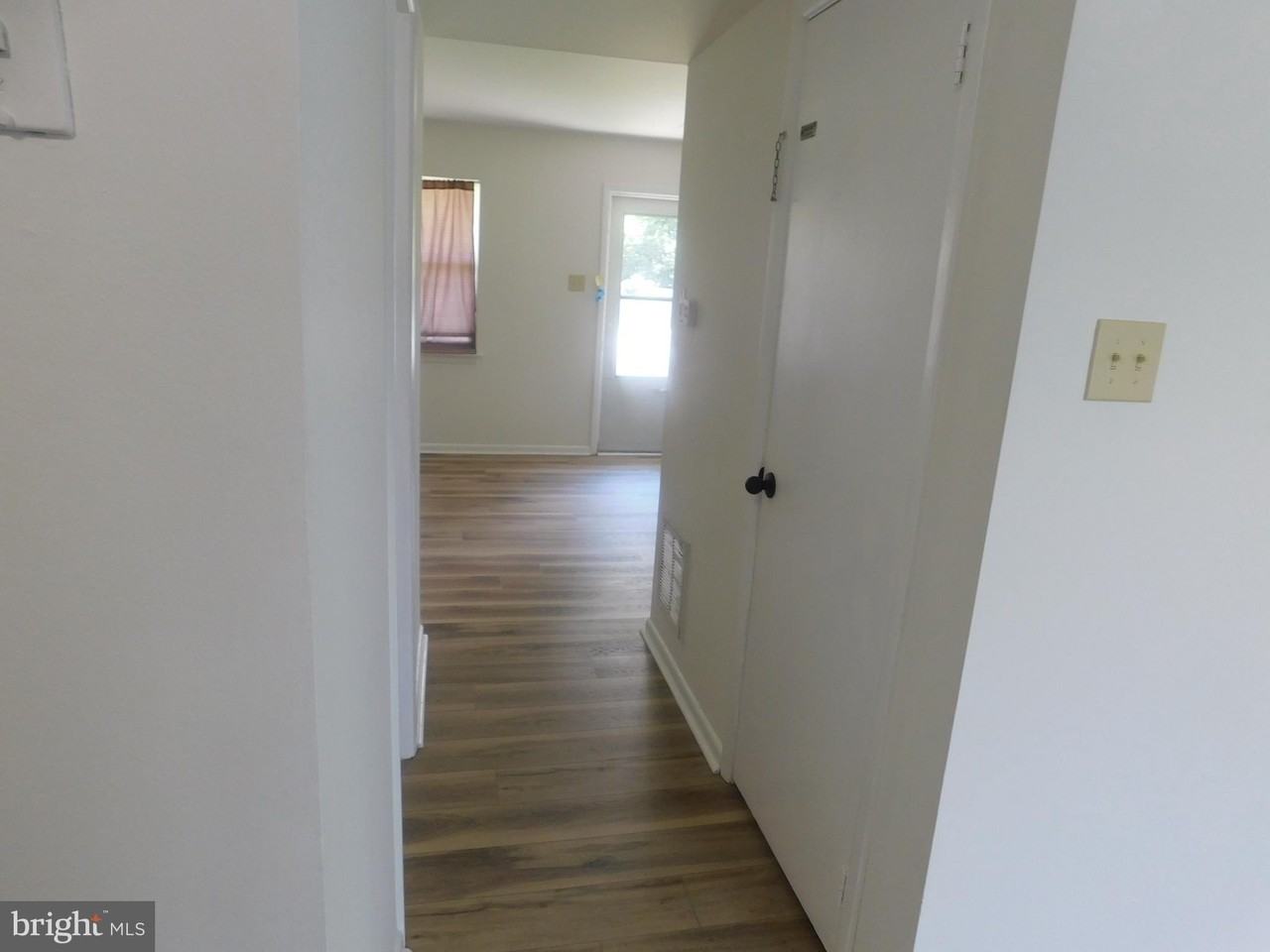 111 Cameron St - Photo 6 of 17