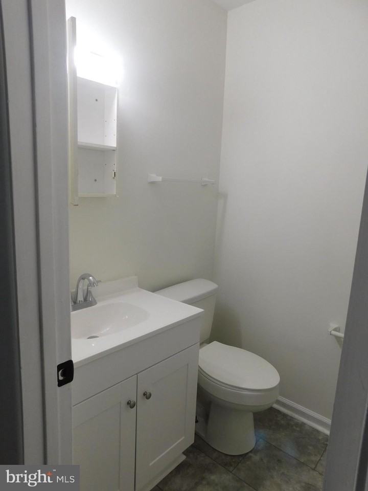 111 Cameron St - Photo 7 of 17