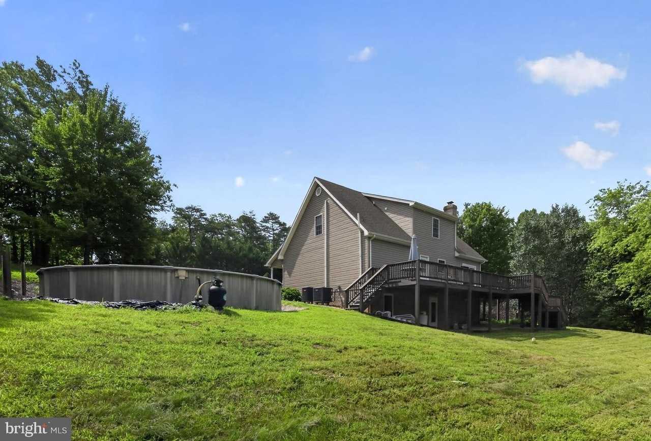 20200 Old Mill Rd - Photo 4 of 31