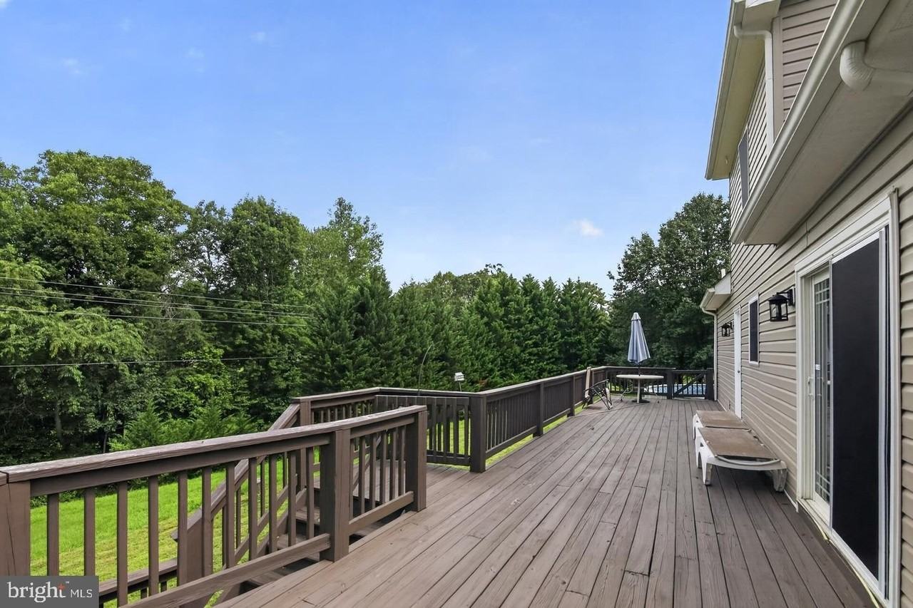 20200 Old Mill Rd - Photo 5 of 31