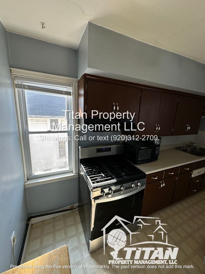 1319 N Superior St #1-2 - Photo 2 of 5