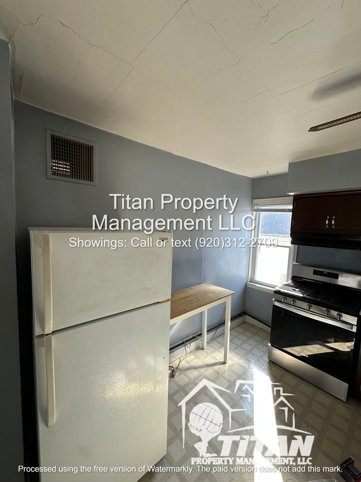 1319 N Superior St #1-2 - Photo 3 of 5
