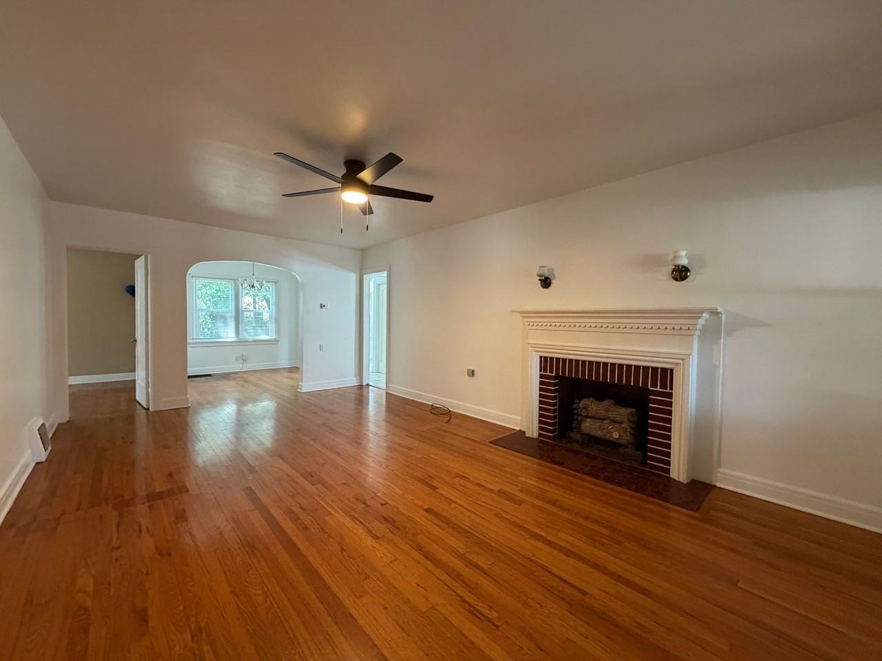 1821 S Florence Ave - Photo 2 of 15