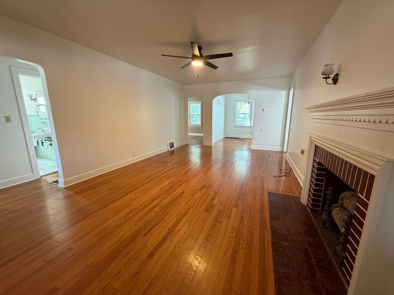 1821 S Florence Ave - Photo 3 of 15