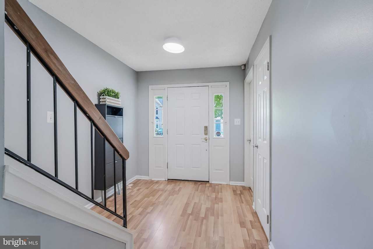 13915 Gunners Pl - Photo 3 of 45
